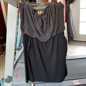 Strapless dress with pockets!